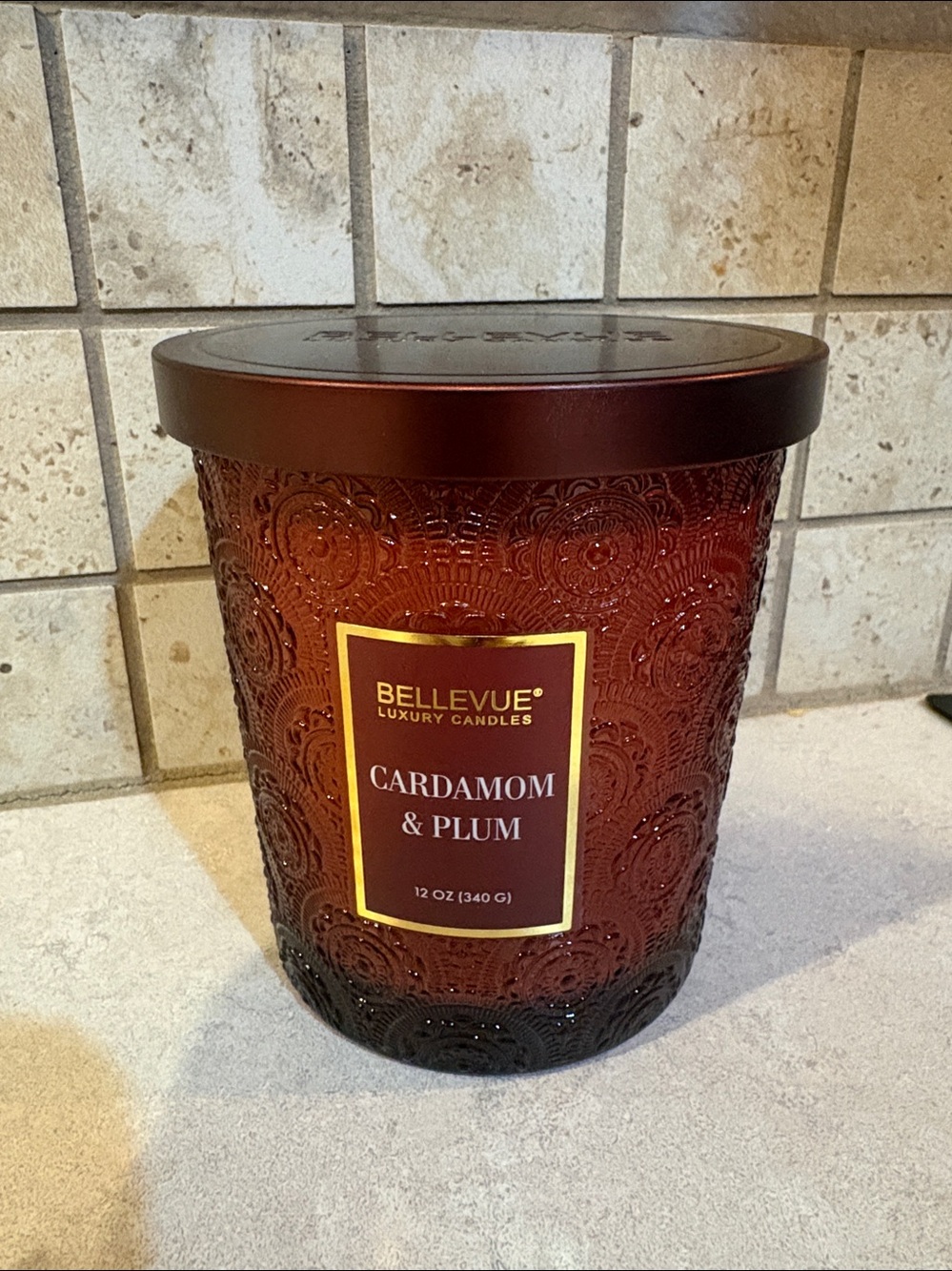 Bellvue Luxury Candle cardamom & Plum 12 oz. Double Wick New